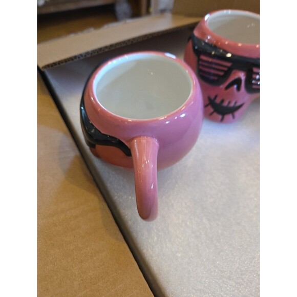 Hyde Eek Coffee Mugs 16oz Halloween Skulls Pink Set Of 2 Ceramic Cups NWT - Picture 3 of 4